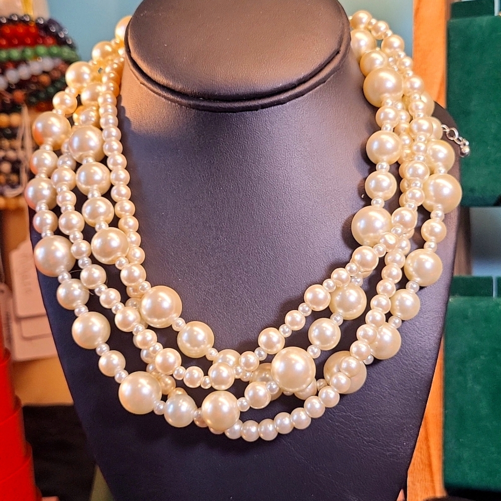 V57. Vintage Chunky 4Strand Glass Pearls in Iridescent Ivory, 16-20"